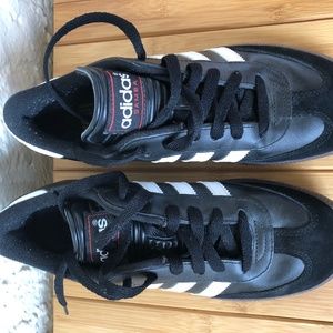 Adidas Samba Shoes black: 5 men’s and 6 women’s